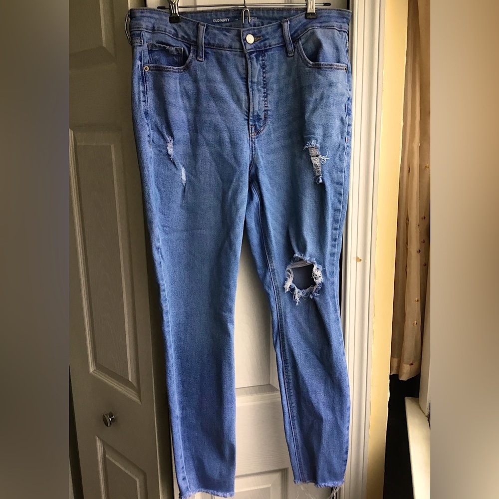 Old Navy Rockstar Super Skinny Ripped Jeans